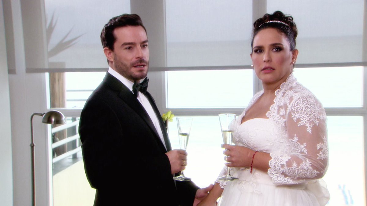 Revive en Gran Final: Lucas y Vale se casan pero Salma destruye su relación. tlmdo.co/2oElG6q <a href="/angelicavale/">Angelica Vale</a> <a href="/espinosajuanpa/">Juan Pablo Espinosa</a>