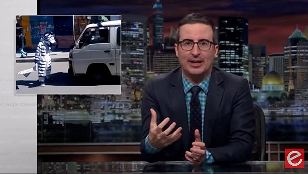 LaPazAlcaldia's tweet image. #JustAddZebra Presentador @iamjohnoliver responde a la invitación para ser Cebra por un Día
--&amp;gt; bit.ly/2nzVSq8