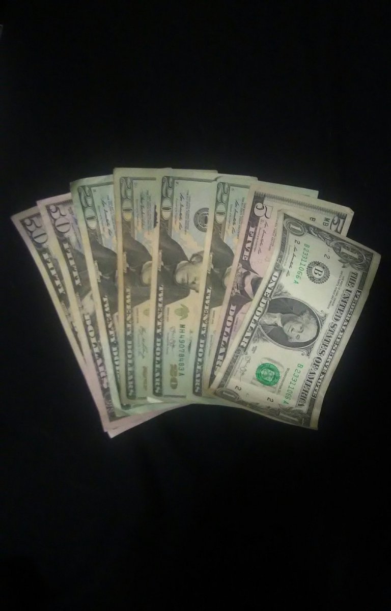 MFGtheRapper's tweet photo. Got tired of being a broke kid. So I had to go put work in. 🤘💰💯 #ThatsReal https://t.co/BHPFmLfpXh