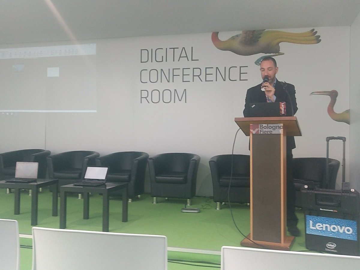 lenovoitalia's tweet photo. La demo live di @guido_terni su Lenovo #LanSchool @BoChildrensBook #BCBF2017 (abbasso il cyberbullismo in classe!) #differenteducatesbetter https://t.co/Zf9dBwFxY1
