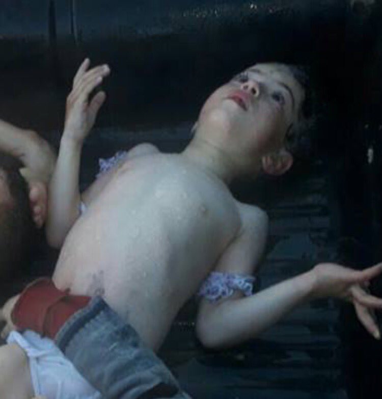 Hangi para, hangi mevki, hangi mevzu bir çocuğu bu hale getirmek için haklı duruma getirir insanı.  Yer ağlar, gök ağlar bu çocuklara.#idlib