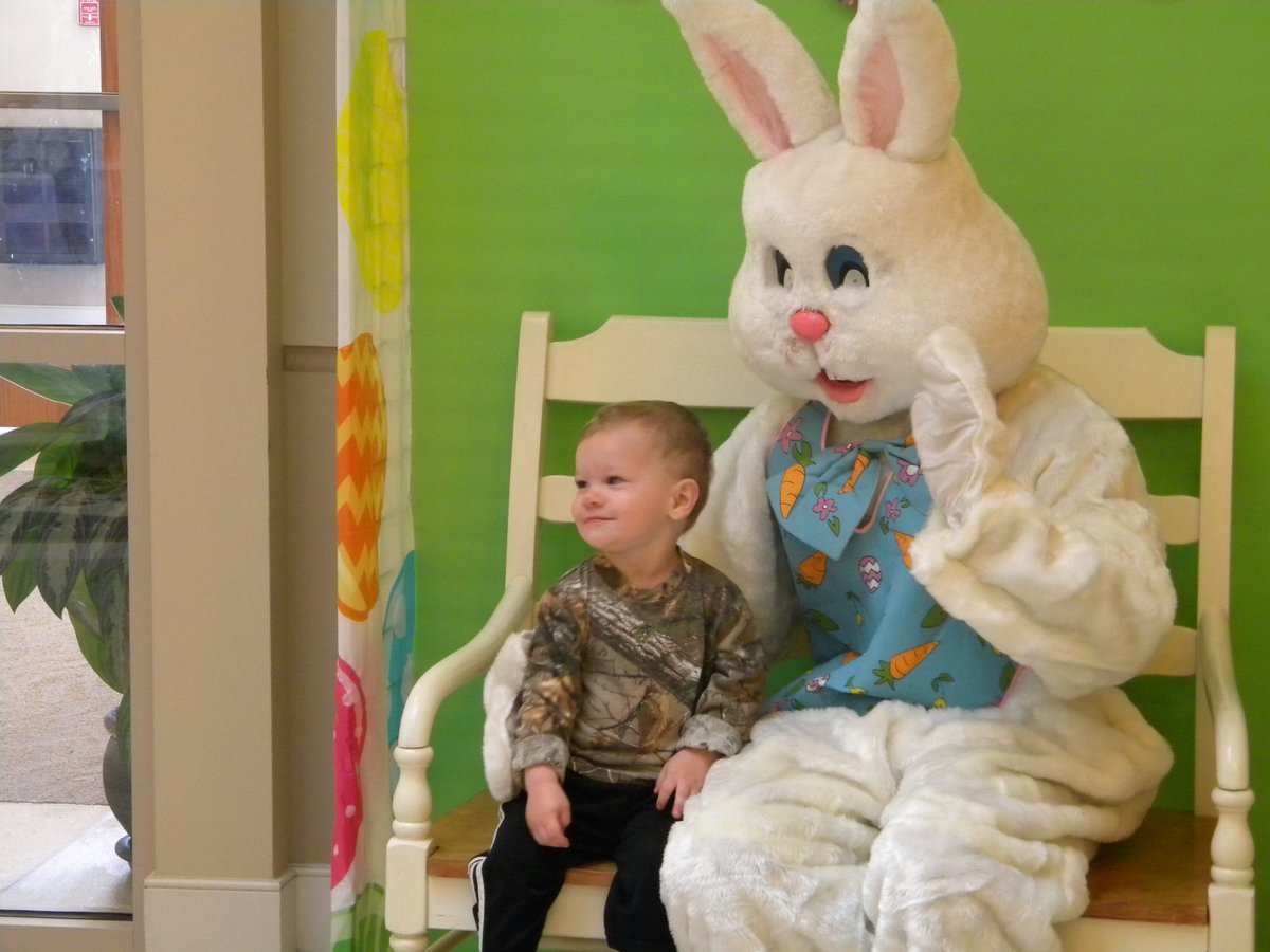 Ice Cream with the Easter Bunny
Monday, April 17: 11 AM to 1 PM, Town Hall
Hop on in for a sweet treat!