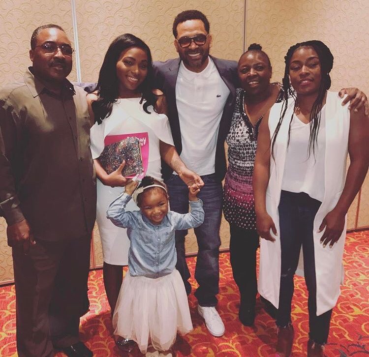 TheRealMikeEpps's tweet photo. #Sharpfamily #Graduation #Prouddaddy https://t.co/45ate6LTQ3