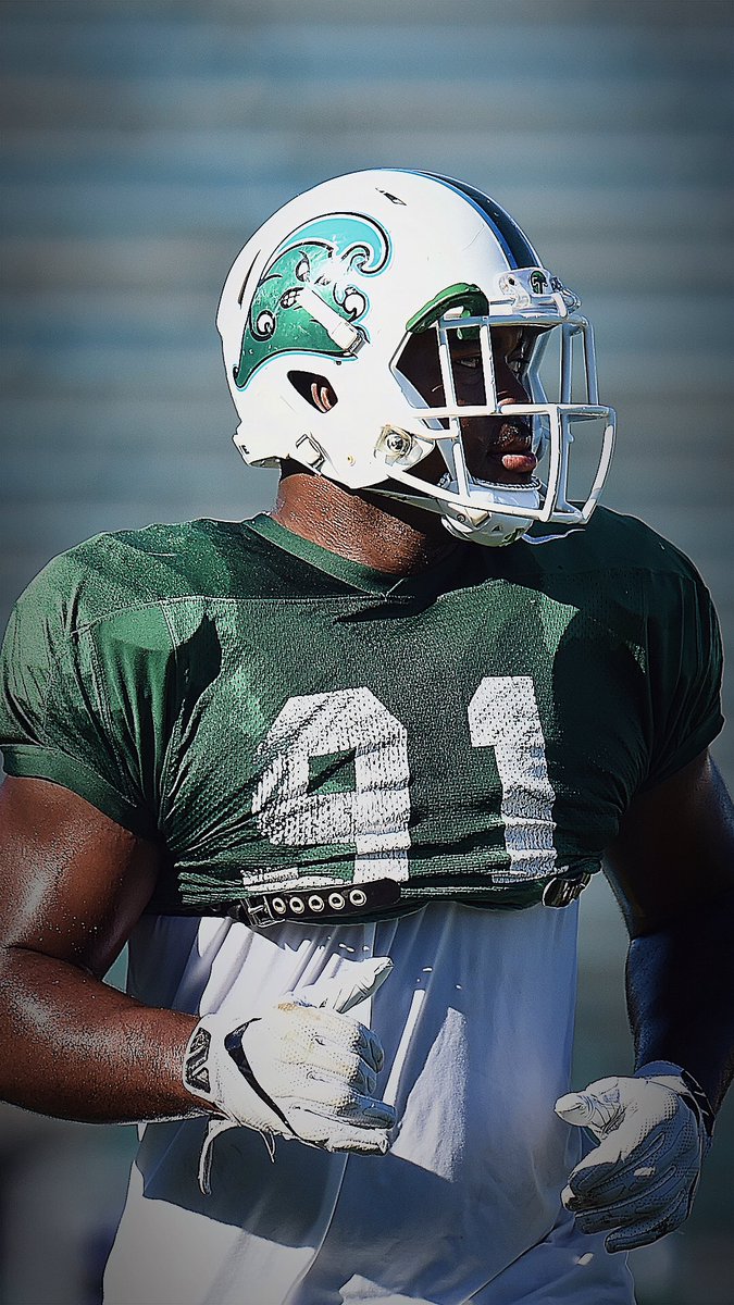 GreenWaveFB's tweet photo. Practice #6✅
#RollWave
📸:@ParkerWaters https://t.co/fRm7jLaBau