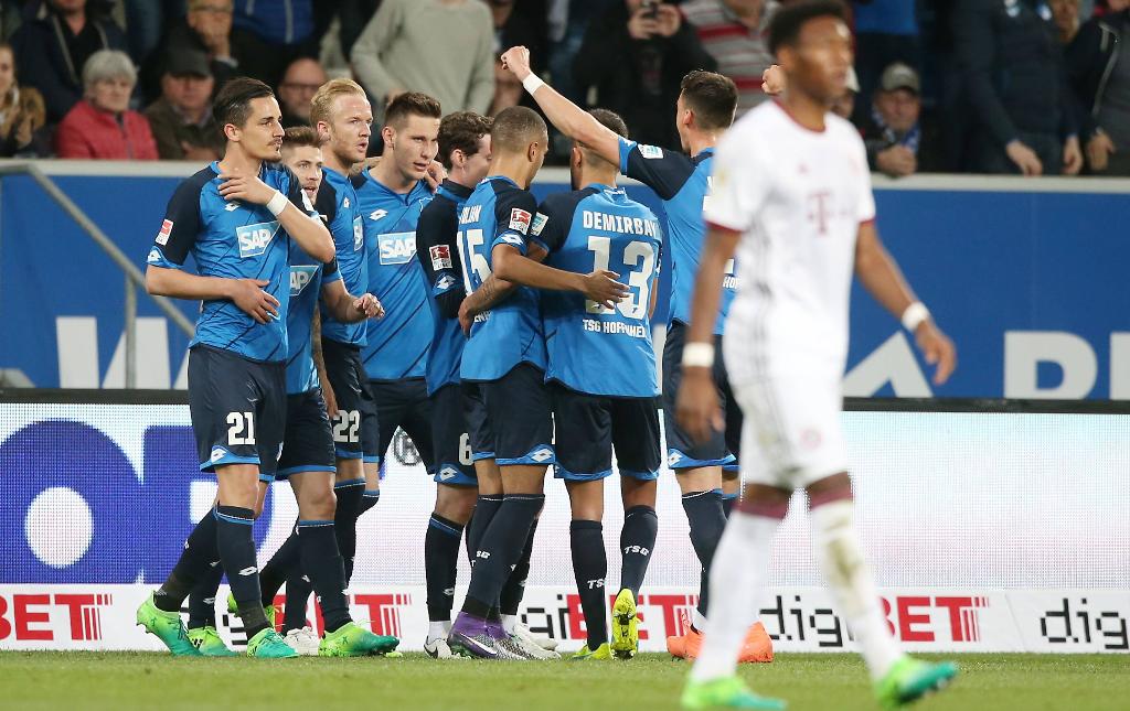 BILD's tweet photo. Nach zuletzt 20 ungeschlagenen Pflichtspielen verliert Bayern mal wieder - in Sinsheim!
#TSGFCB 1:0
#BVBHSV 3:0
#SVWS04 3:0
#KOESGE 1:0 https://t.co/EHagjCCUpd