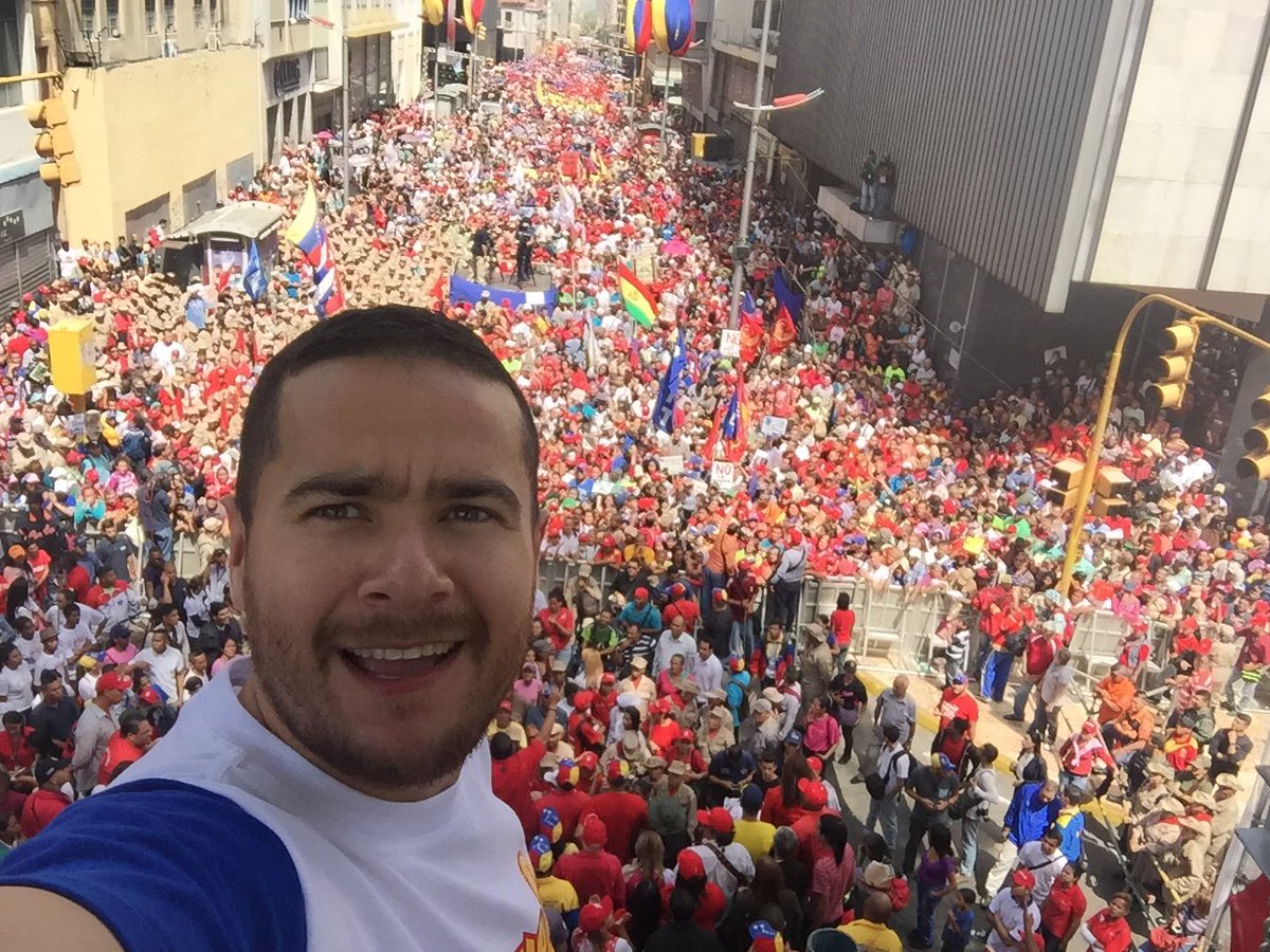 RicardoSanchezX's tweet photo. Seguid el ejemplo que Caracas Dio! Un pueblo crecido que levanta la voz frente al injerecismo de Almagro y la cuestionada OEA! VENCEREMOS! https://t.co/0JFHbUDMCz
