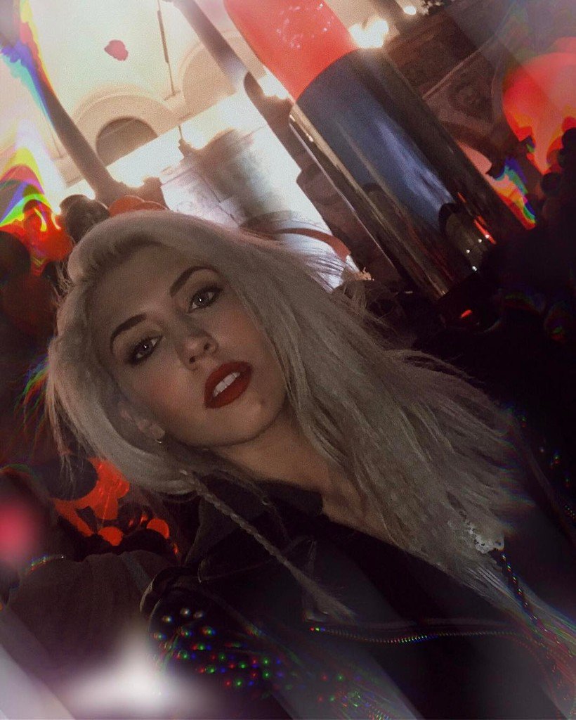 ChiaraLosh's tweet photo. 🤘🏻#SephoraLovesKatVonD and Chiara Losh loves this event! @katvondbeauty in Milan! 💄
#sephora #sephoraitalia #katvo… https://t.co/B01vDmL6c4 https://t.co/klamOlk884