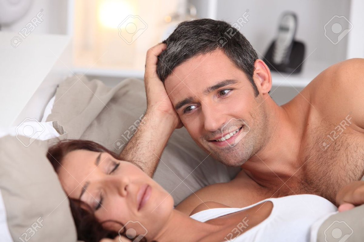 uriprod's tweet image. - bon Sarah tu m'as trompé cb de fois !?
- ...
- tu dors !?
- mdr non je compte