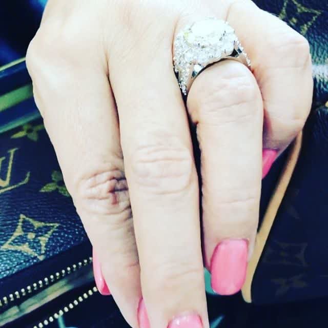 This is truly stunning! #diamonds #jewelry #wedding  #cute 
qoo.ly/eiiz9