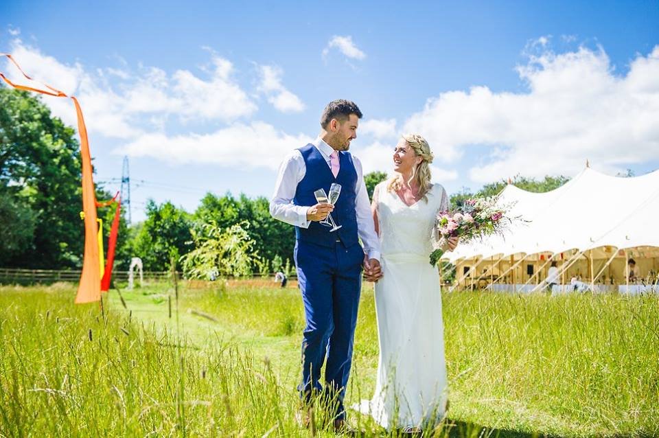 Get #married in the great outdoors &amp; add some #festivalchic to your #wedding day! #sbswinnershour ow.ly/IPpa309JLAv