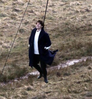 HStyles_Update's tweet photo. Harry on set of his music video of Sign of the Times #17-20 https://t.co/1K22G8J8w1