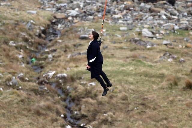 HStyles_Update's tweet photo. Harry on set of his music video of Sign of the Times #21-23 https://t.co/iK6XuEDca9
