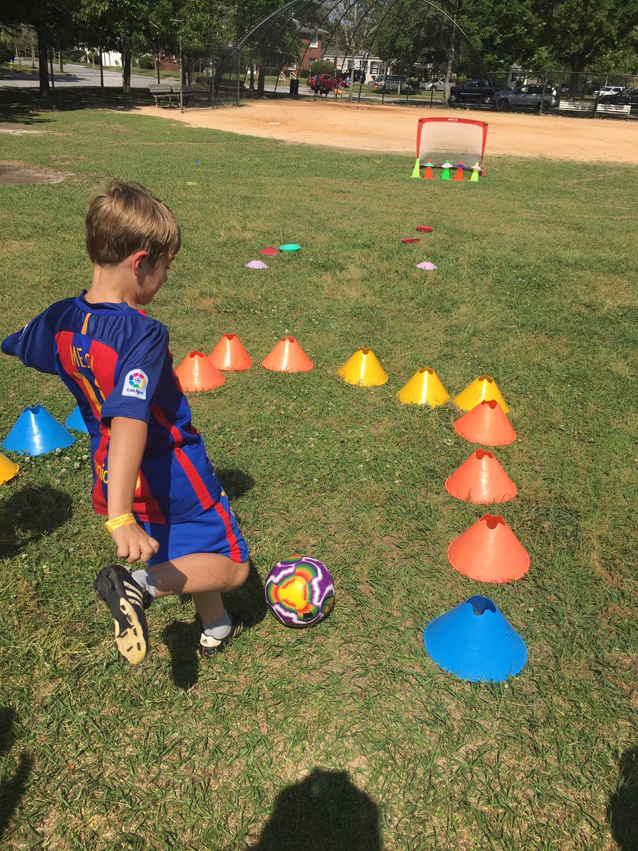 TormentaFutures's tweet photo. Soccer Golf day at @habershamschool #LaughingIsLearning!!! https://t.co/BQzCzx3EAm