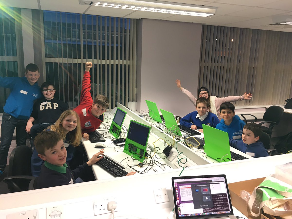 gbaman1's tweet image. Great evening at @CoderDojoCole tonight doing a very made up on the spot introduction to @Raspberry_Pi&apos;s with @microbit_edu &amp;amp; @micropython!