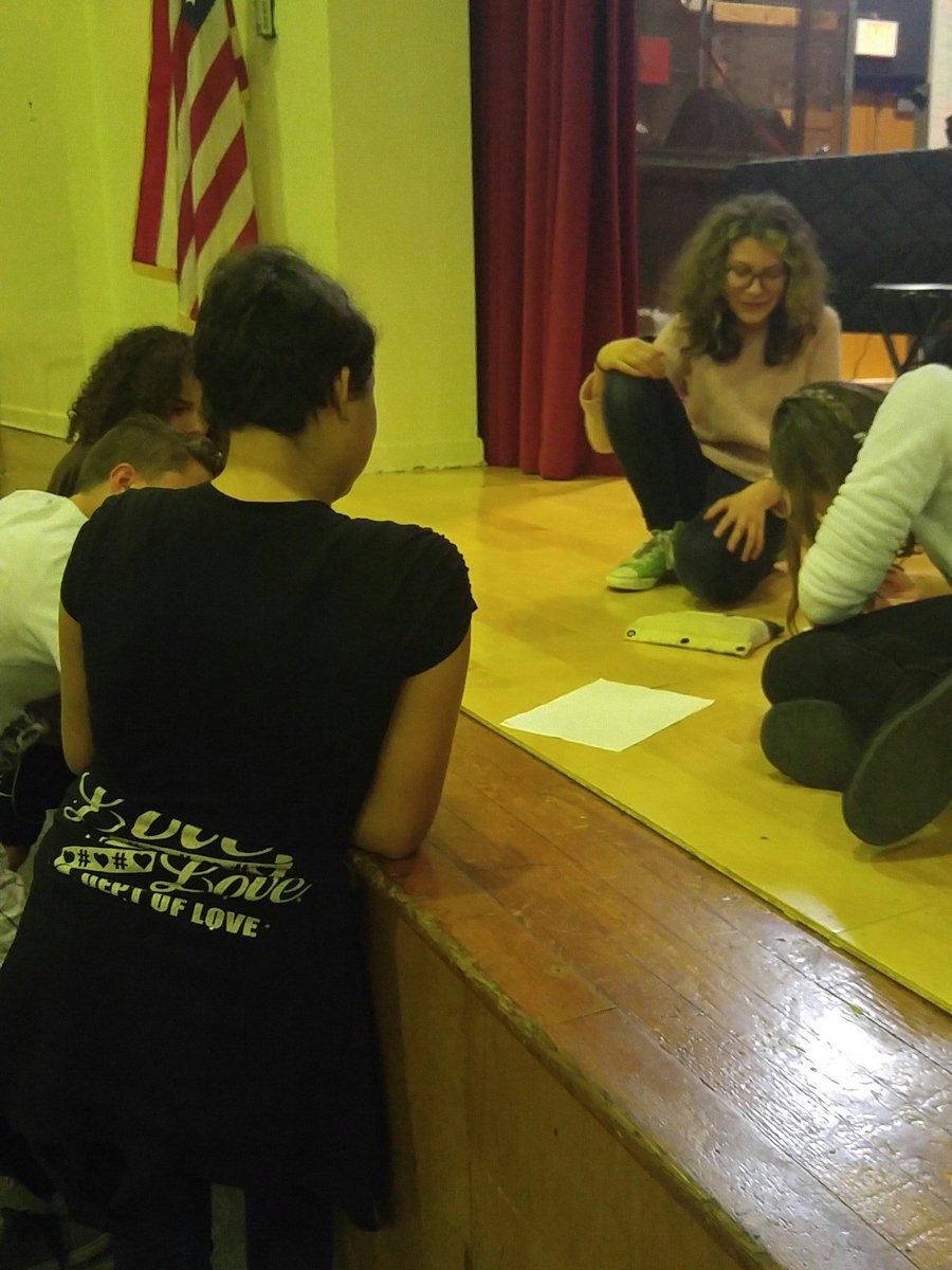 Bridgetbaill's tweet image. Creativity at work! Ss writing dialogues. #beastar #springdestinations #artsfest2017 @LMSNation