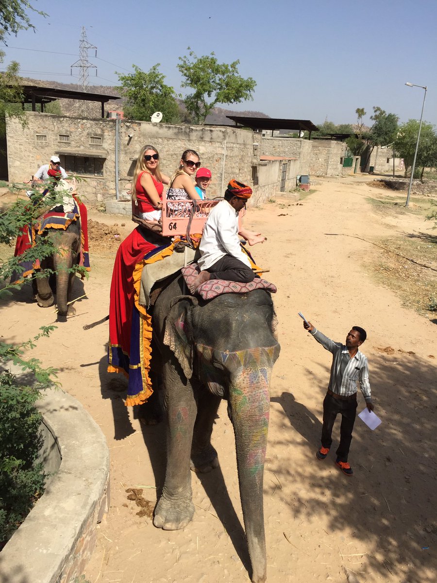 #EtihadGuest <a href="/EtihadPremium/">Etihad Premium Guest</a> took us to India's Golden Triangle on a fantastic Etihad Holidays Package.