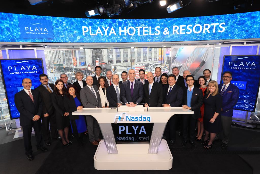 NasdaqExchange's tweet photo. .@PlayaResorts rings the @Nasdaq Closing Bell! 🎉🔔 $PLYA https://t.co/vM5iqHepeL