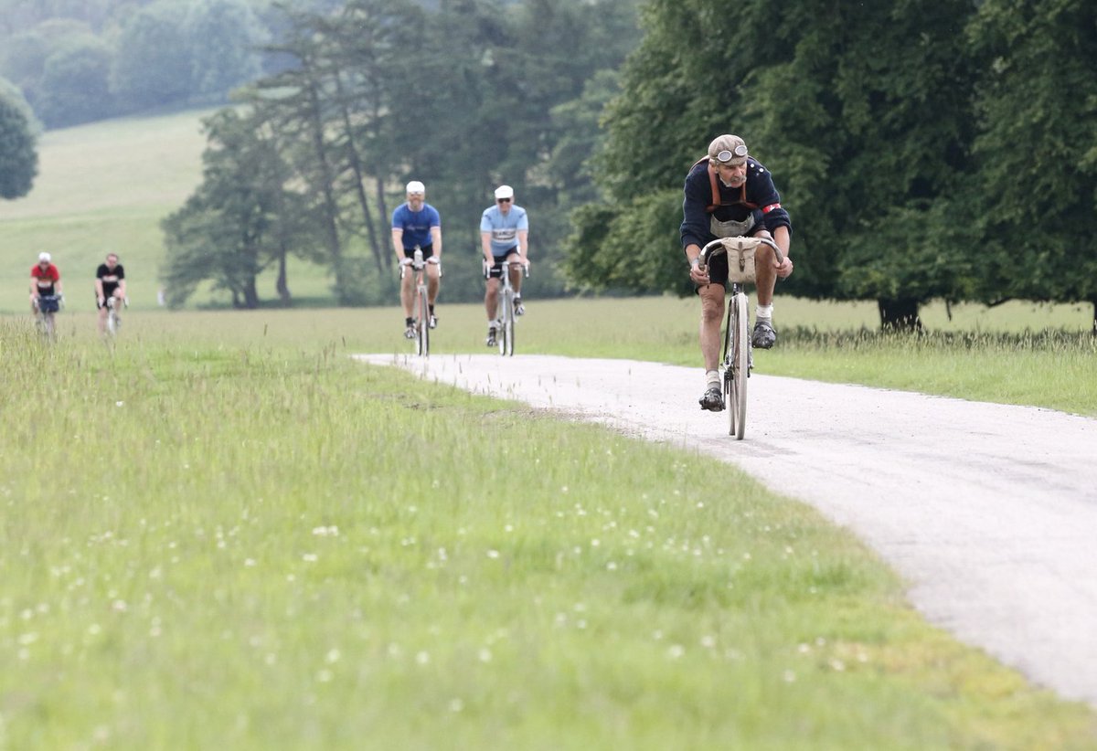EroicaBritannia's tweet photo. #Help out on #Ride day and stay with us all weekend and experience our festival for FREE! More here  https://t.co/Fvibw2PsQ0 #jointheride https://t.co/3jlh9GfqQt