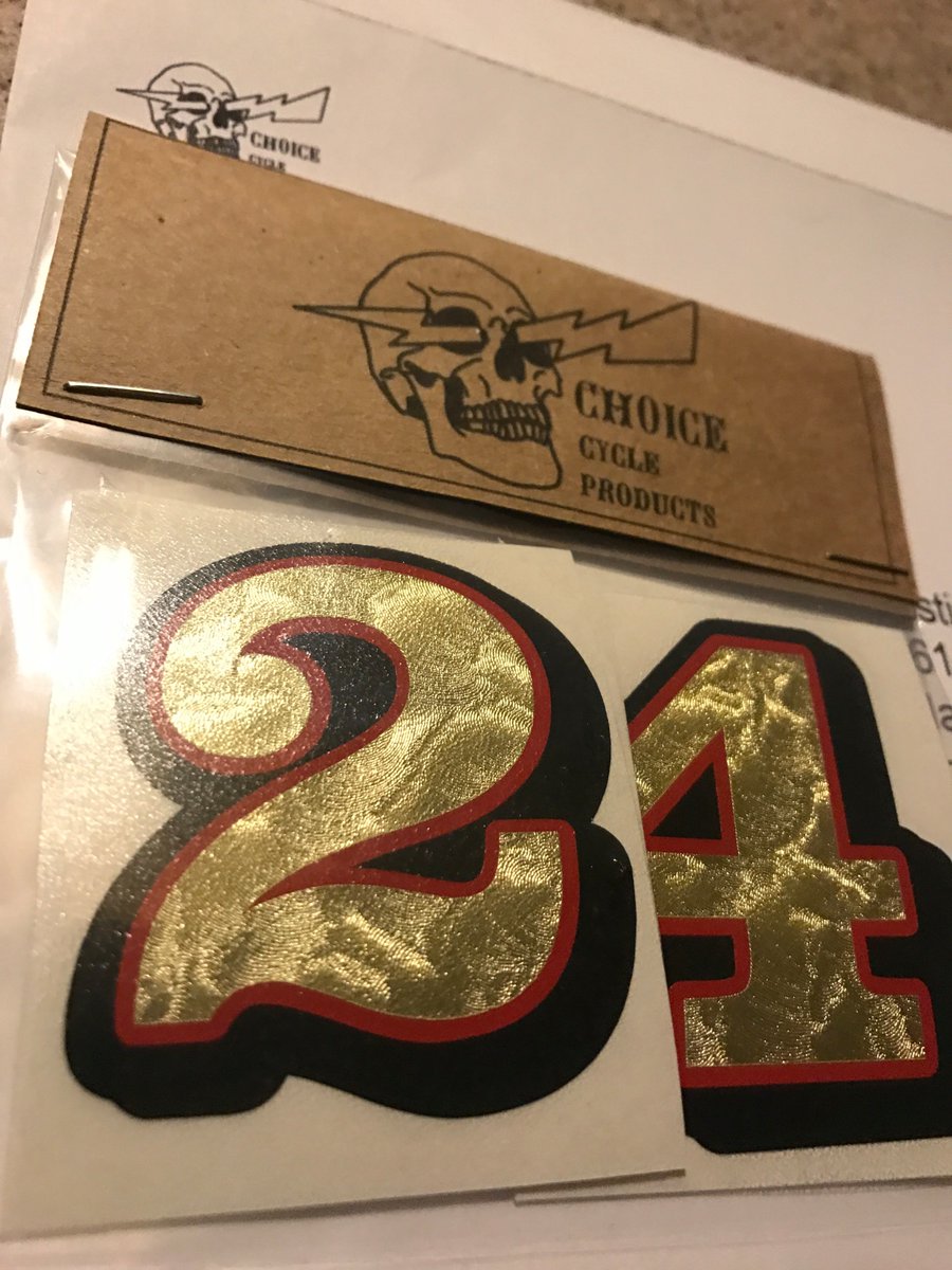 BChoicecycle's tweet image. DECAL WORK by @choicecycleprod #motorcycle #helmet #decals #stickers #graphics #paint #gold #goldleaf #custom #tracker #chopper #harley