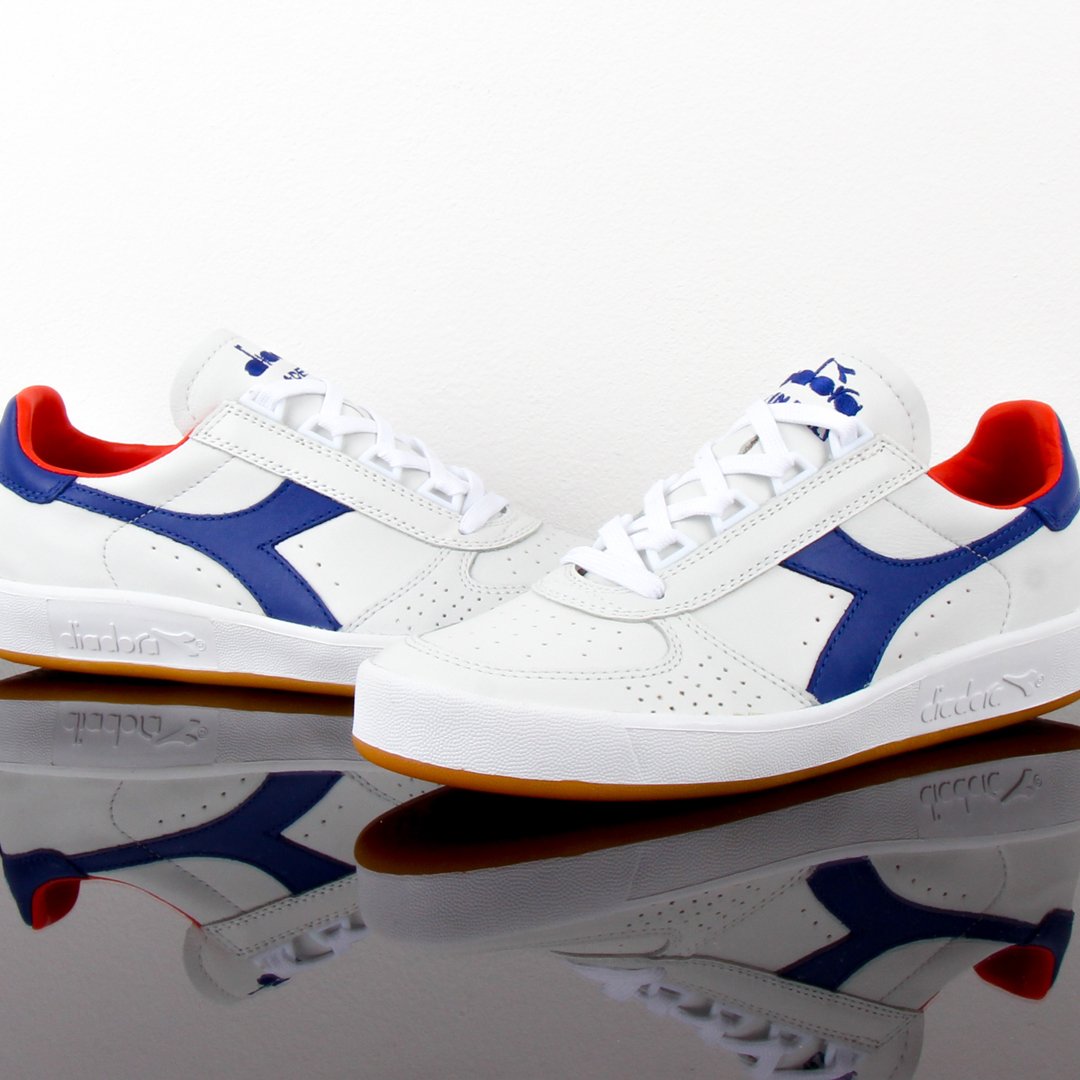 A stunning made in Italy Diadora B.Elite in crisp white leather with clematis blue highlights available now here: ow.ly/41KU30avkBx