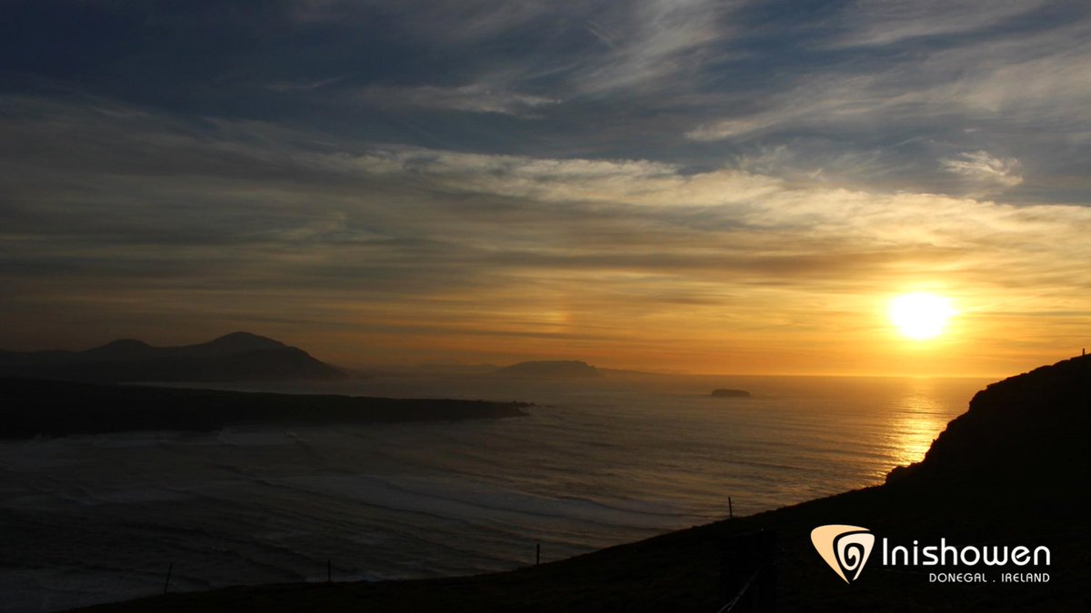 There's something magical about an #Inishowen #sunset #TuesdayMotivation #TravelTuesday visitinishowen.com/2017/02/13/the…