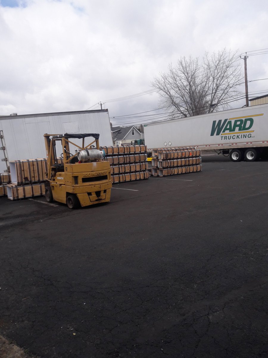 FormTubesDirect's tweet image. Trucks are going out today for delivery to New York, New York!