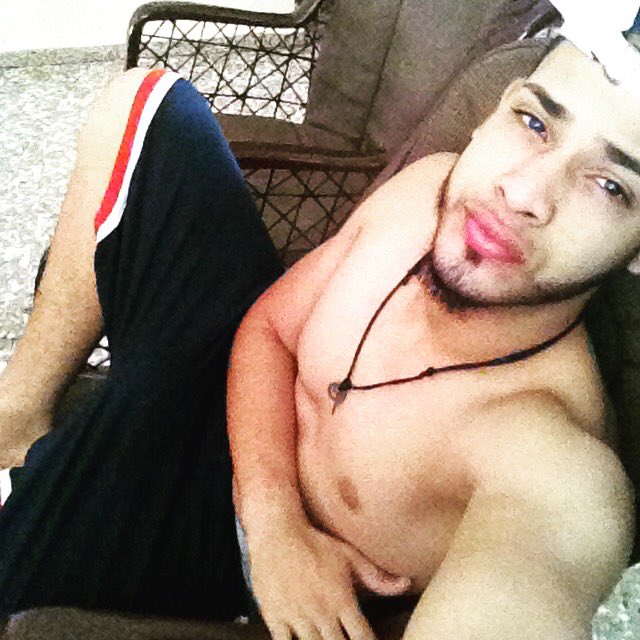 Buenas bebesas ! ✋🏿