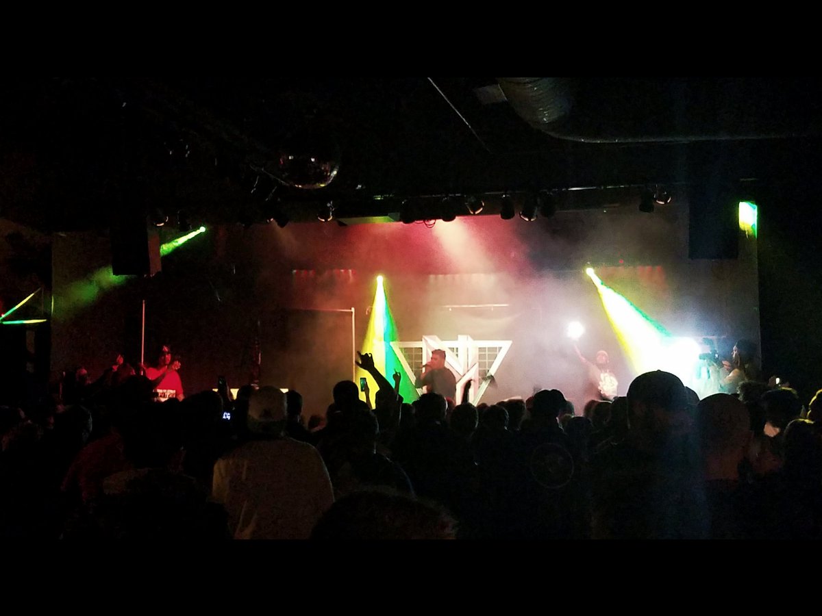 cope_kl's tweet image. @Nate_Millyunz  #waves2releaseparty #greatnight