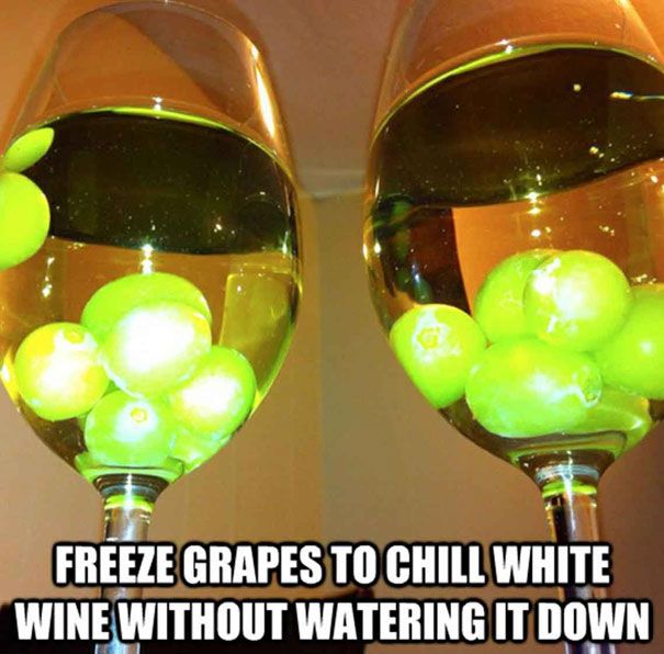 orekotips's tweet photo. #oreko #orekotips #lifehacks #lifetips #wine Freeze Grapes to chill wine without watering it down. https://t.co/LOcXTdpDzN