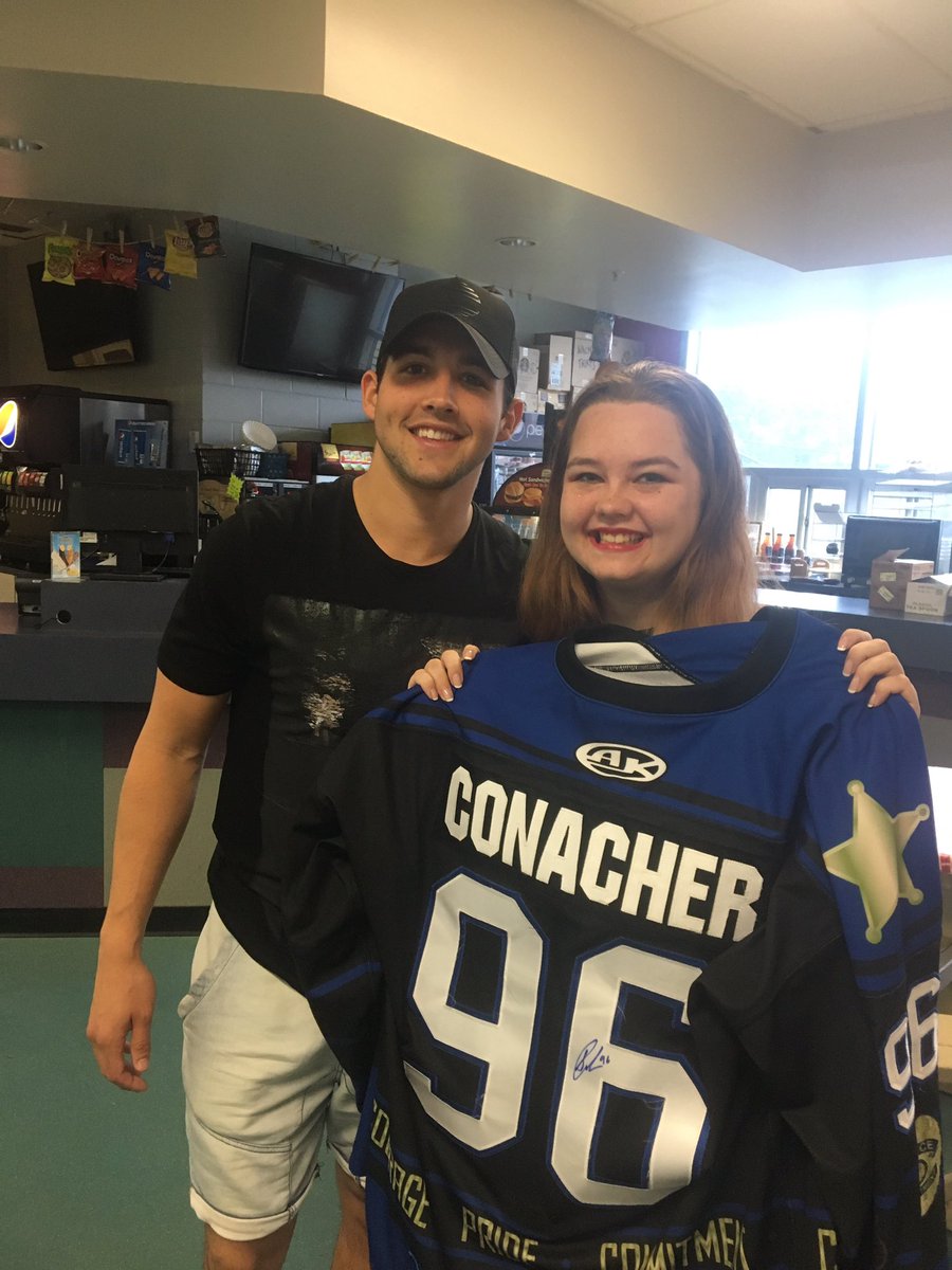 tiggrmommi's tweet photo. Thank you for signing our jersey and the pics today @SConacher19 #Connie #Conacher 💙💜 https://t.co/k2wWgDF7H0