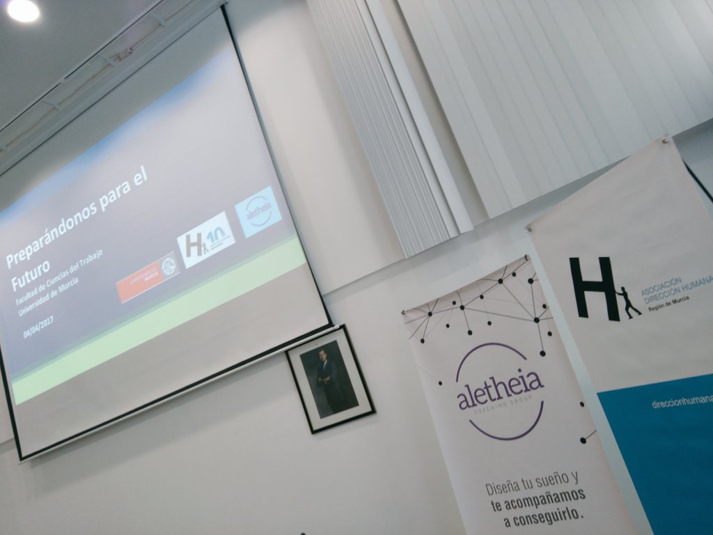 DireccionH's tweet photo. Esta tarde nos preparamos para el futuro con @AletheiaCGroup en @umnoticias #OrientaciónLaboral #RRHH #Empleo #RelacionesLaborales https://t.co/4m0PmYD1nY