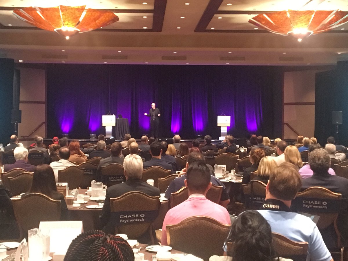Full house <a href="/mitchjoel/">Mitch Joel</a> 's keynote presentation where he's discussing how your business can innovate in the digital age #CFA2017