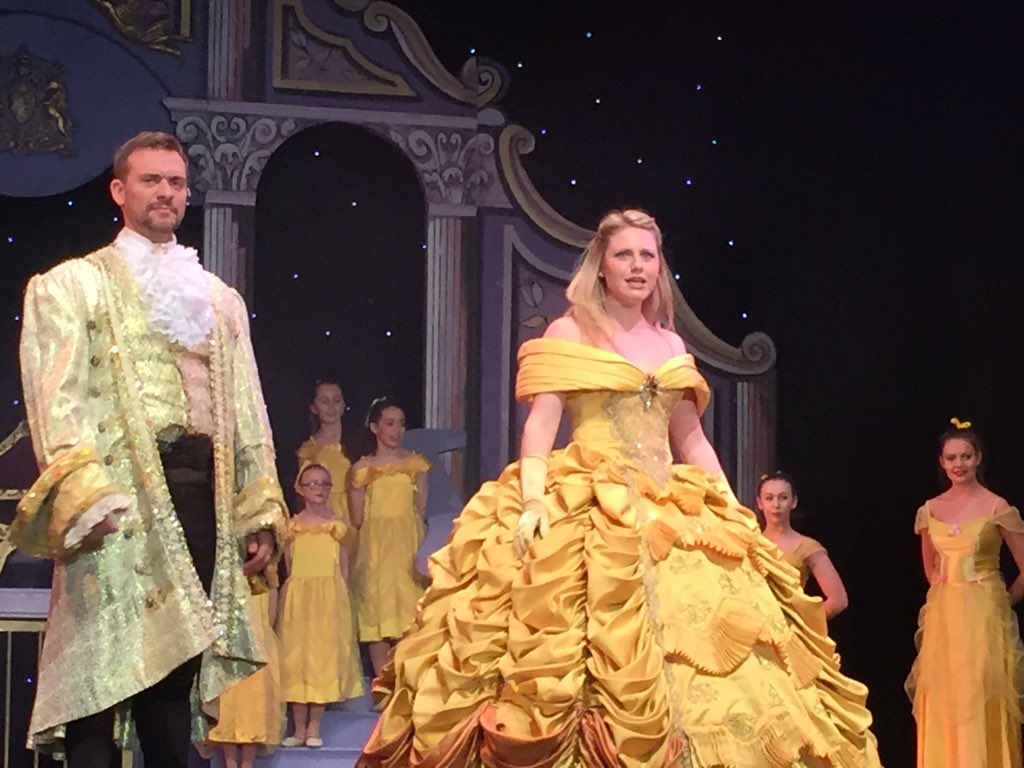 kerrycward's tweet photo. Fab show everyone @easterpantotour, was really proud of my daughter Jenna and her dance school xx @THESTEVIRITCHIE @keithchegwin https://t.co/Uf0iS6c4cf