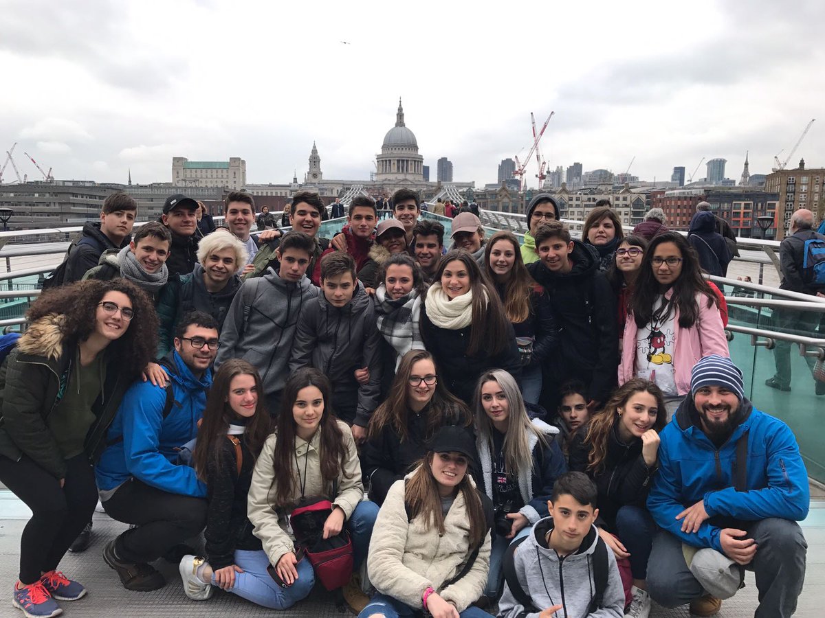 EduMDCPrat's tweet photo. Seguim de ruta! #mdclondon17 @escolamdcprat https://t.co/UMl3ZcHhfH