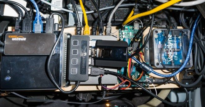 DriveNewsNet's tweet image. Can You Turn Your Car into a Self-Driving Machine? carreporters.com/2017/04/03/can…