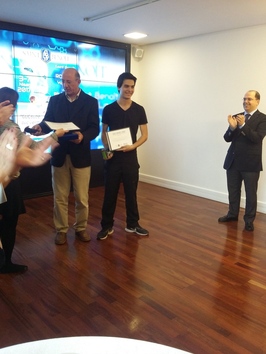frederique0875's tweet photo. Bravo Atahan, tu es un excellent représentant de ton club de robotik.#saintbenoit #sbrobotik https://t.co/pLBrwvlfAw