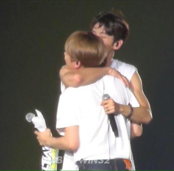 _BBOPEEP's tweet photo. ไม่ไหวแล้ว อดคิดภาพชานยอลไปแทนที่พี่ชางมินไม่ได้เลย สูงกว่านี้ ไหล่กว้างกว่านี้ หนากว่านี้ ฮือออออออออ นุจมอกพิไปเรย https://t.co/GUwcuknbwA