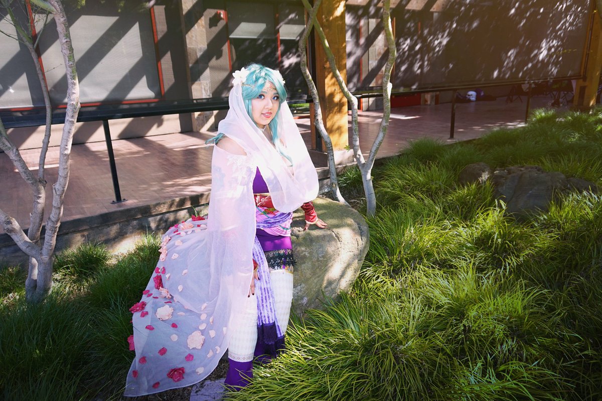 microcake's tweet photo. 🌹🏵️ Terra 🏵️🌹 (📸: @ZeikJT | Design: Hannah Alexander | @aodsf ) #Cosplay #finalfantasy https://t.co/qqqZhqmE2c