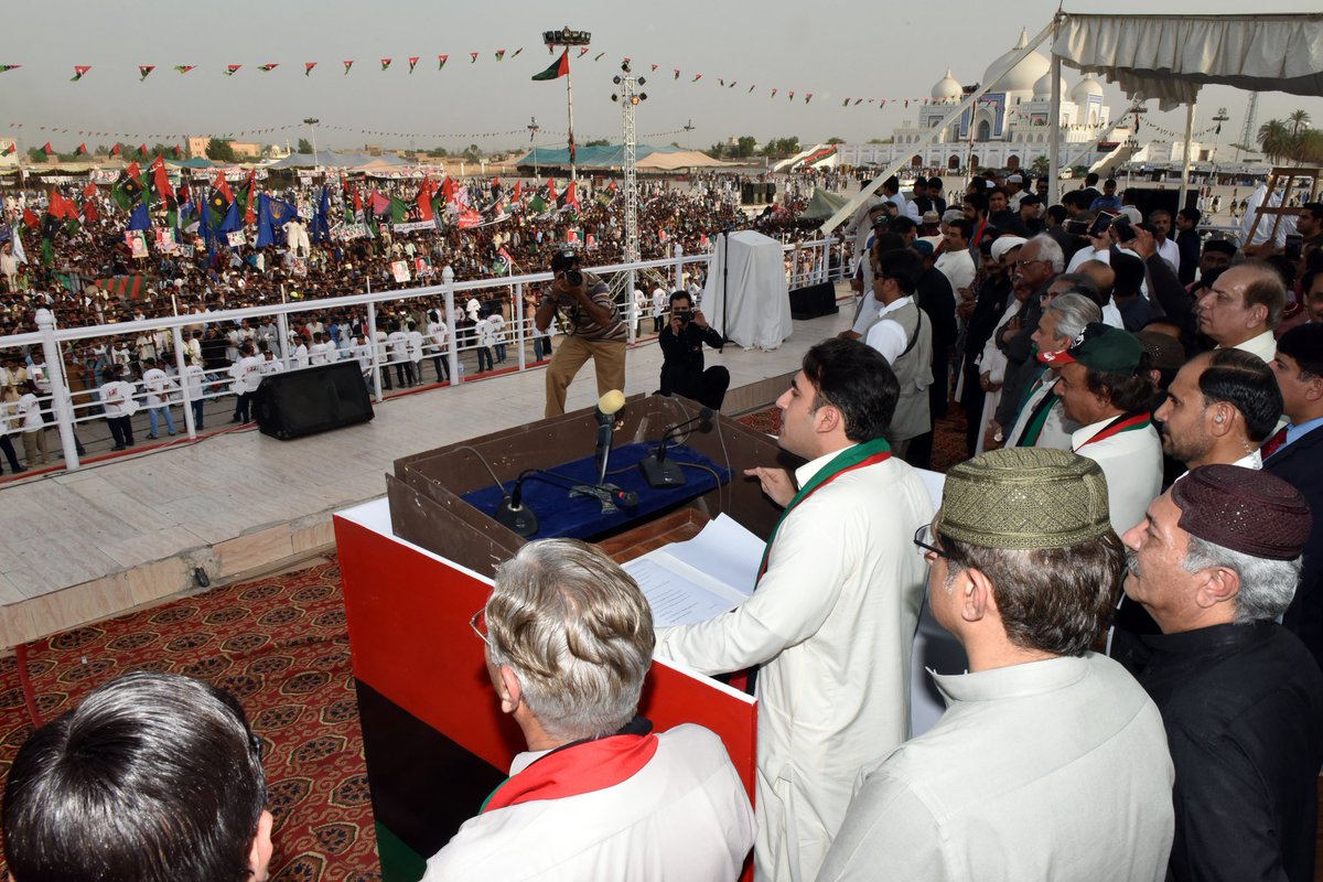 PPP_Org's tweet photo. #PPP Chairman @BBhuttoZardari addressing to public gathering on occasion of 38th martyrdom anniversary of #ShaheedZulfikarAliBhutto. https://t.co/mCWv9yIRXq