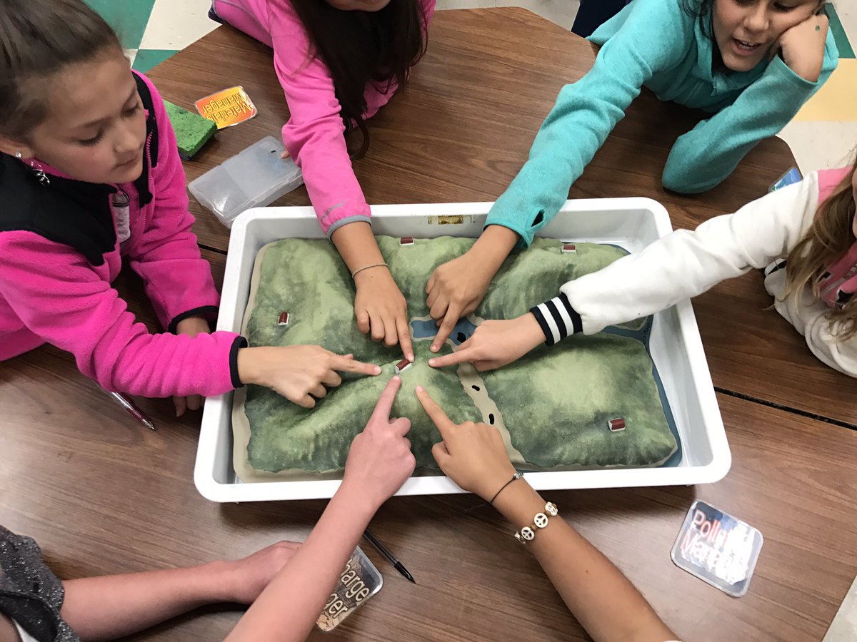 BiehlesLabs's tweet photo. Earth School. Examining the Edwards Aquifer. #thepack #science @motomom312 @Patton_Pioneers @AustinISDGreen https://t.co/Owcz3BjZiB