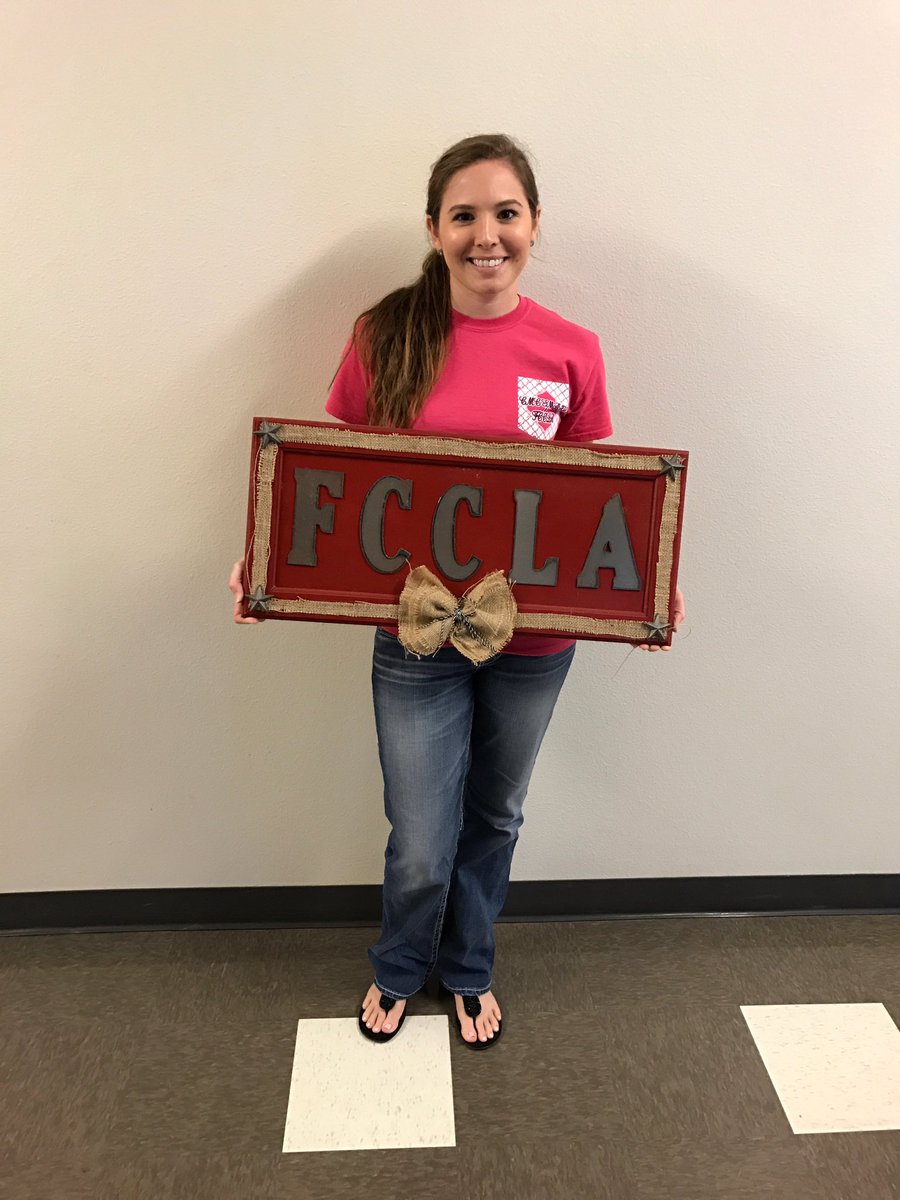 tr_fccla's tweet photo. ADVISOR APPRECIATION ❤️ our chapter continues to flourish everyday and we are so blessed with yall's love &amp; support! Can't wait for State! https://t.co/9gsKup88rR