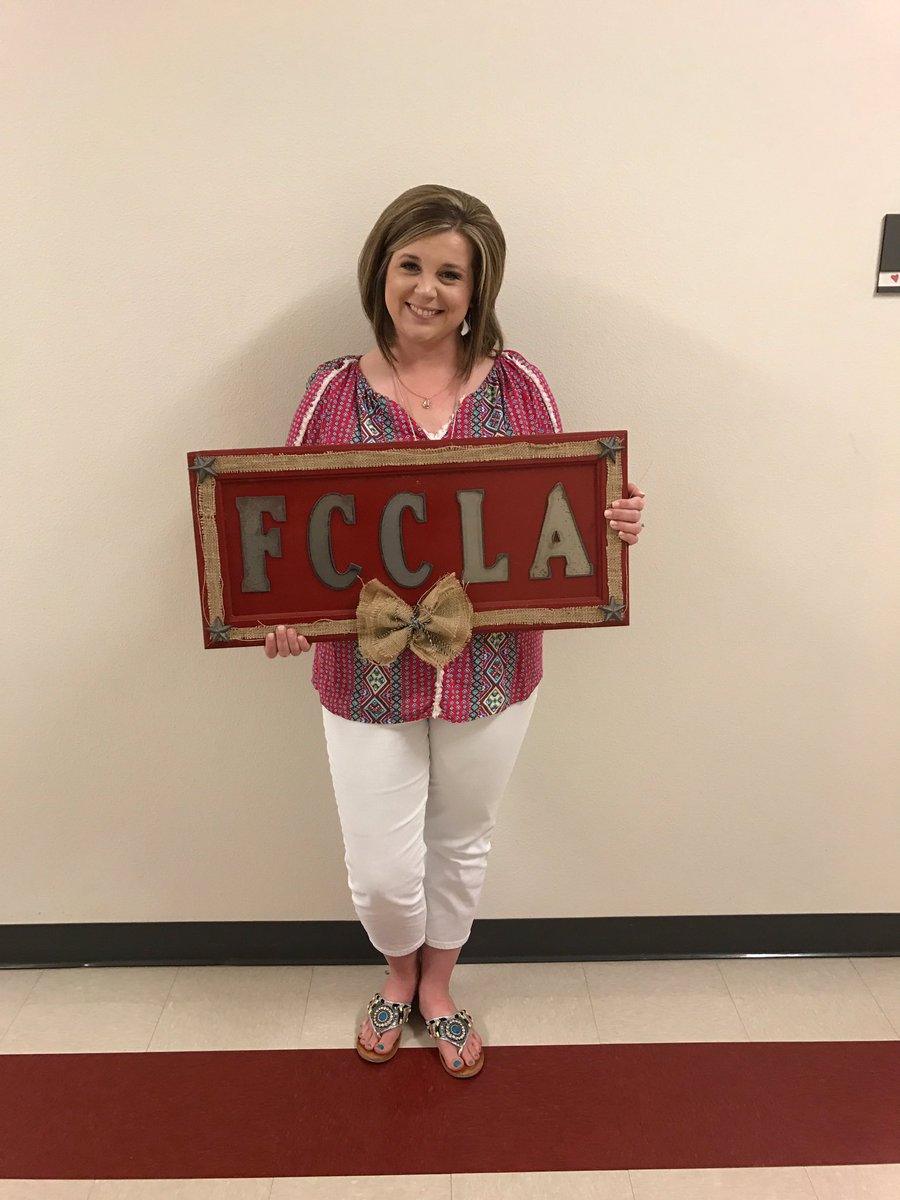 tr_fccla's tweet photo. ADVISOR APPRECIATION ❤️ our chapter continues to flourish everyday and we are so blessed with yall's love &amp; support! Can't wait for State! https://t.co/9gsKup88rR