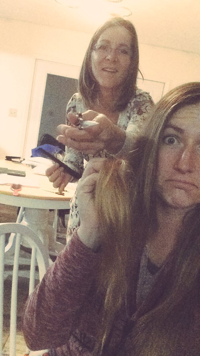 ClearlyCrazy's tweet photo. S/O to momma Stacy for cutting my hair bc I'm too cheap to pay Great Clips $7. #MyMomRocks #FreshNewDo https://t.co/PAEQzr5atP