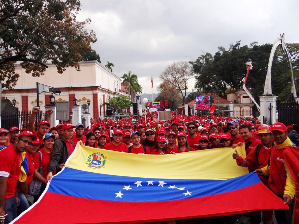 Ysmel Serrano (@ysmelpsuv) on Twitter photo En cualquier escenario nos encontrarán para defender la Patria!! <a href="/NicolasMaduro/">Nicolás Maduro</a> tiene un pueblo que le acompaña! #AbrilDeFeSoberaniaYLealtad En cualquier escenario nos encontrarán para defender la Patria!! <a href="/NicolasMaduro/">Nicolás Maduro</a> tiene un pueblo que le acompaña! #AbrilDeFeSoberaniaYLealtad