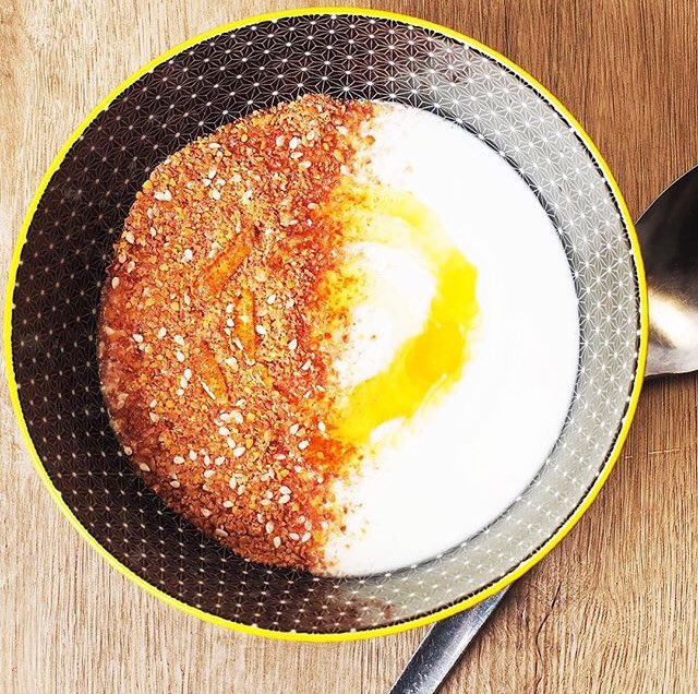 ThePatternClub's tweet image. Satisfying my #yogurt #honey craving, topped off with some flax seeds #HealthyEating 💪🏻💪🏻