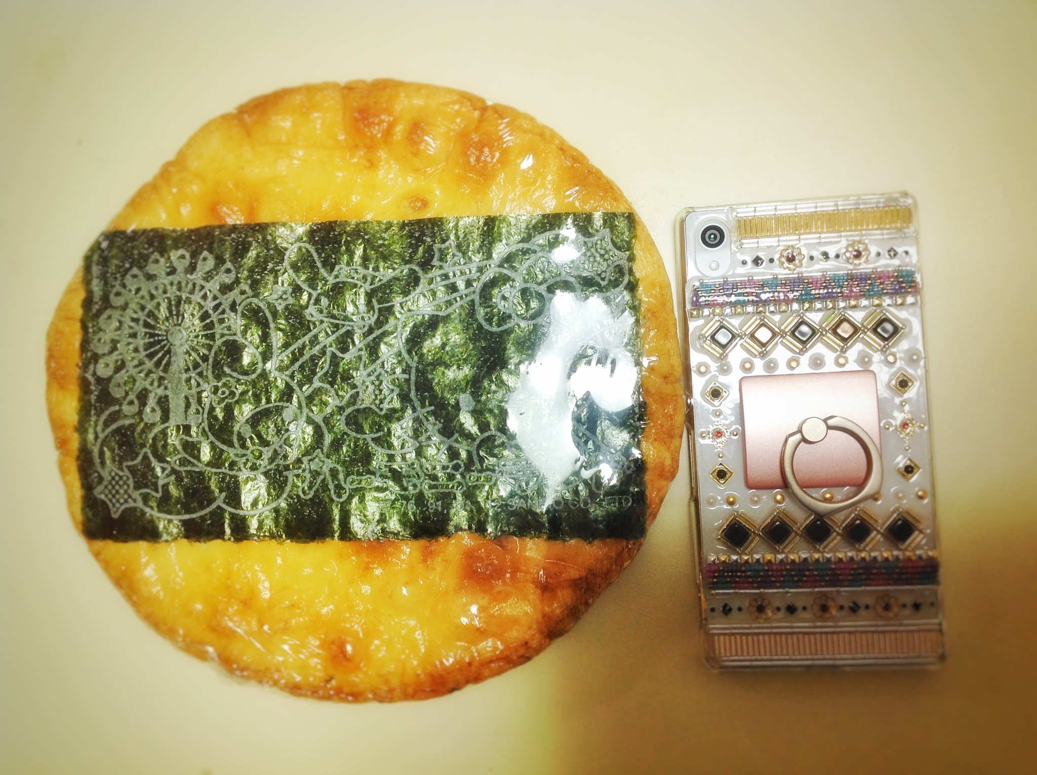 Jewelangel Twitterissa めっちゃおっきいキティちゃん煎餅もらった ハーモニーランドのお土産 ゆな えりな こはるthank You 真剣に全部食べたら歯が折れそう Jewelangel ディズニーライブキッズダンスショー レッスン終了 今週末オーディション