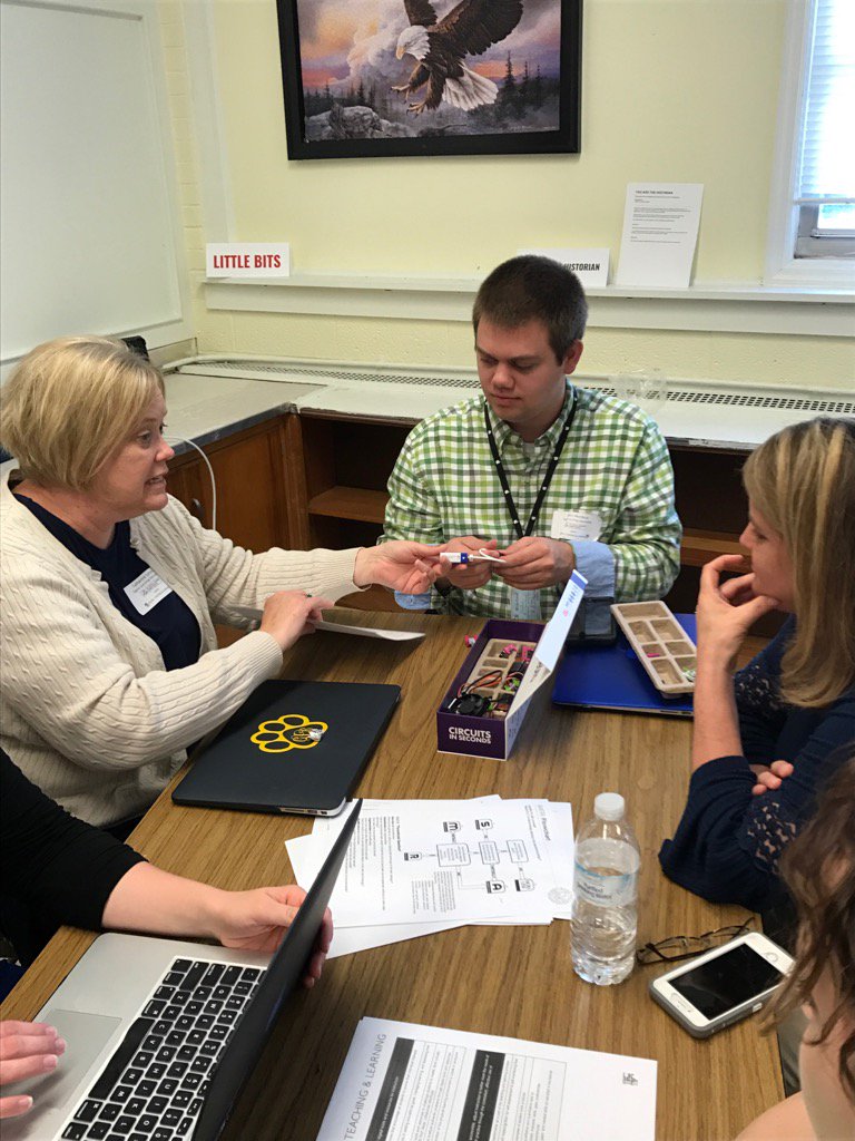 BanksTech's tweet photo. Learning with @littleBits #NavigateDLC @techypirate14 @clynchisteach @lcpsnc #iLCPSDLS https://t.co/nVskbyctXO
