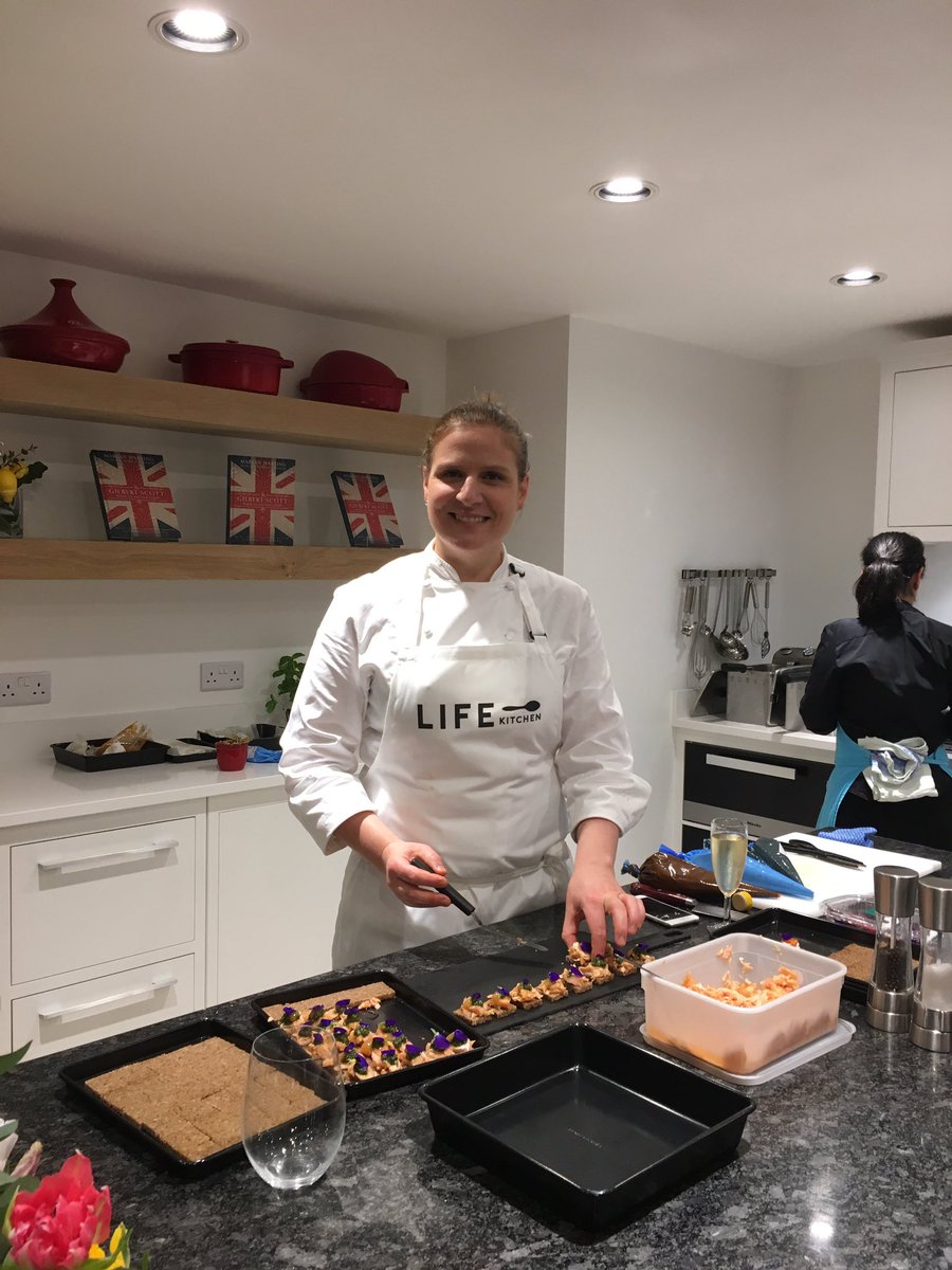 .<a href="/RyanRileyy/">Ryan Riley</a> <a href="/ladytredwell/">Colette</a> so great to be supporting #lklaunch go guys. Such a great cause #cancer