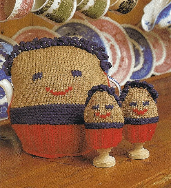 Handarbeitszirk's tweet photo. #Gestrickte #Teemütze und #Eierwärmer, 

diese hübschen Dinge bieten ein fröhliches Bild auf jedem...

https://t.co/EzZUfHE7pZ https://t.co/7YvlqlNbm5