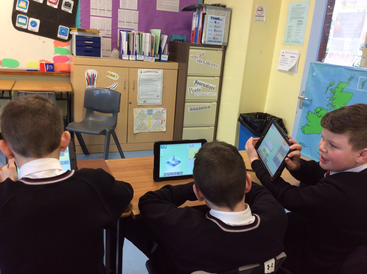 Loukerr11's tweet photo. Our @StJoesC students working hard on coding #iCode #iCodeweek #tasterlessons #inspired #iLearn #lightbot @SpheroEdu @michaeliteach @iGael1 https://t.co/iJUfDAgNY5